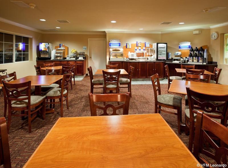 Holiday Inn Express & Suites Watsonville By Ihg Экстерьер фото