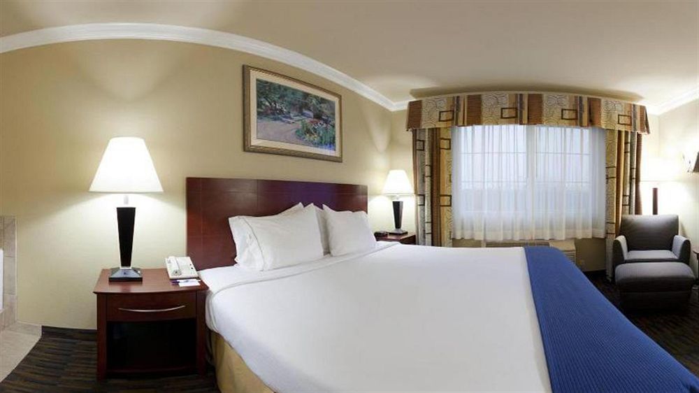 Holiday Inn Express & Suites Watsonville By Ihg Экстерьер фото