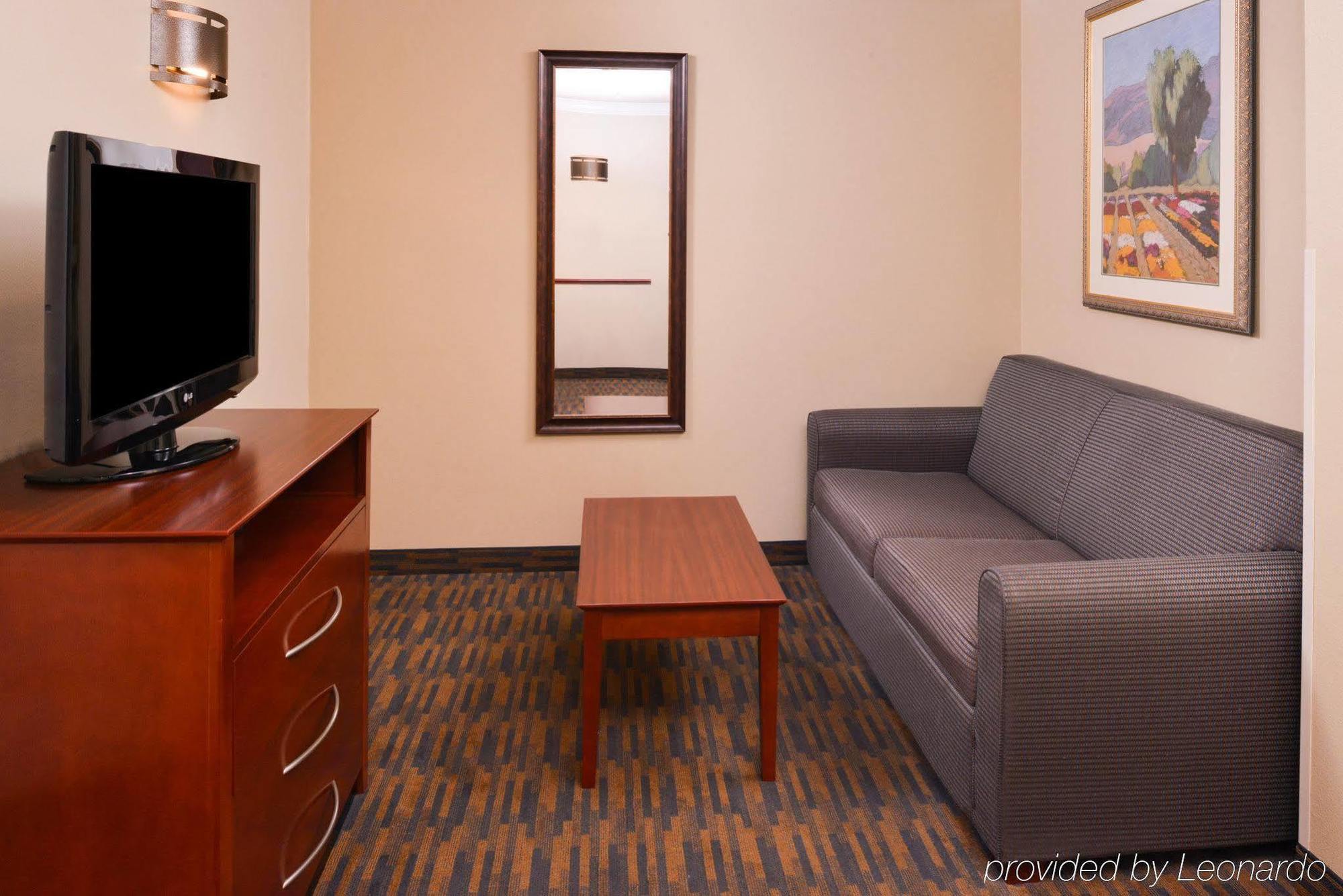 Holiday Inn Express & Suites Watsonville By Ihg Экстерьер фото