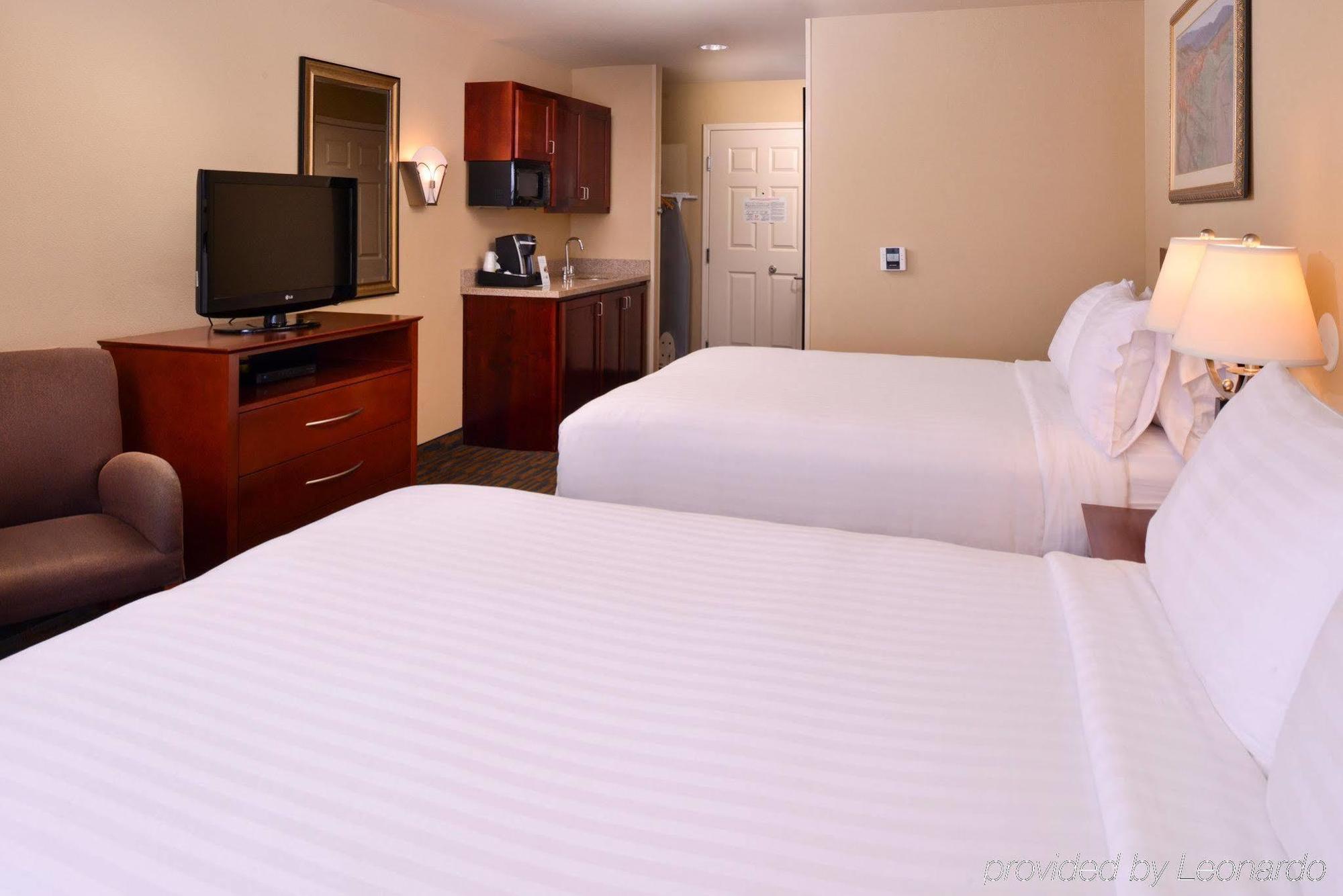 Holiday Inn Express & Suites Watsonville By Ihg Экстерьер фото