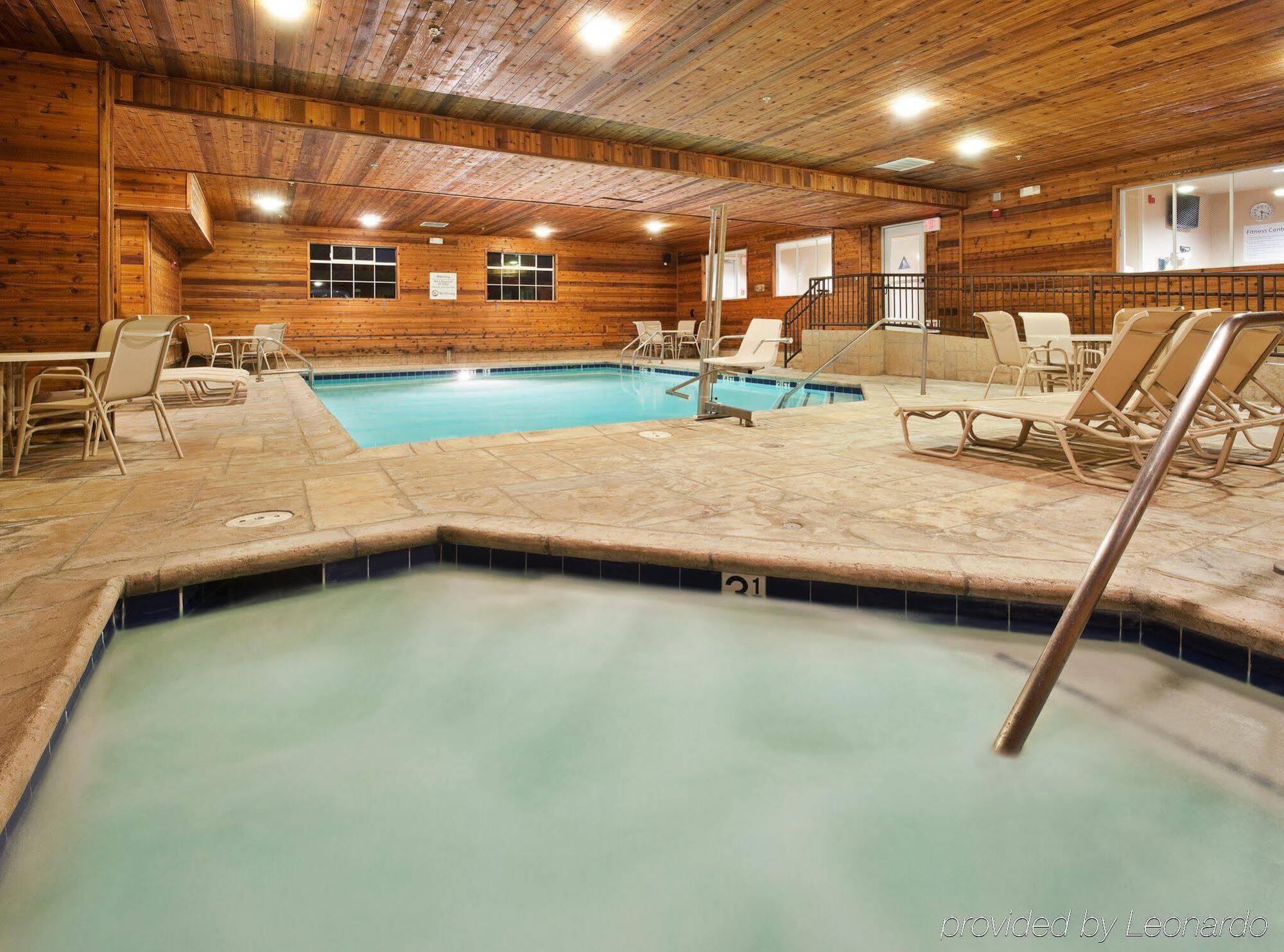 Holiday Inn Express & Suites Watsonville By Ihg Экстерьер фото